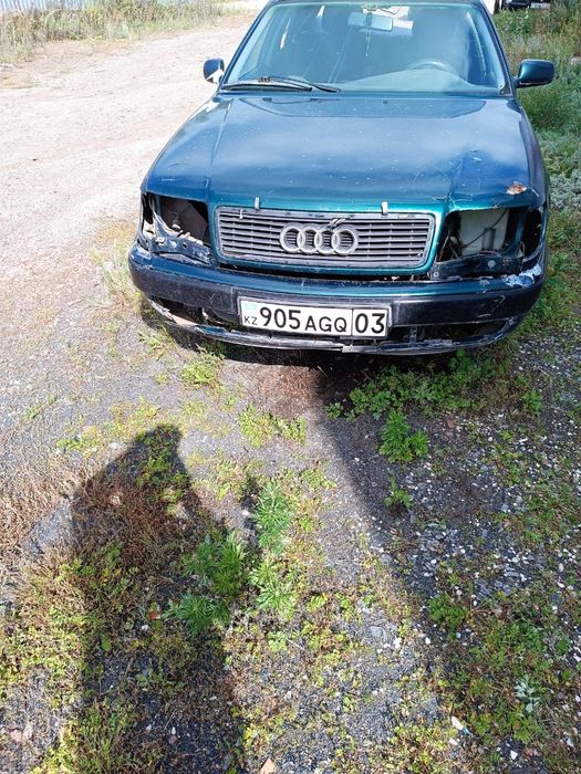 Продам Ауди 100 по запчастям