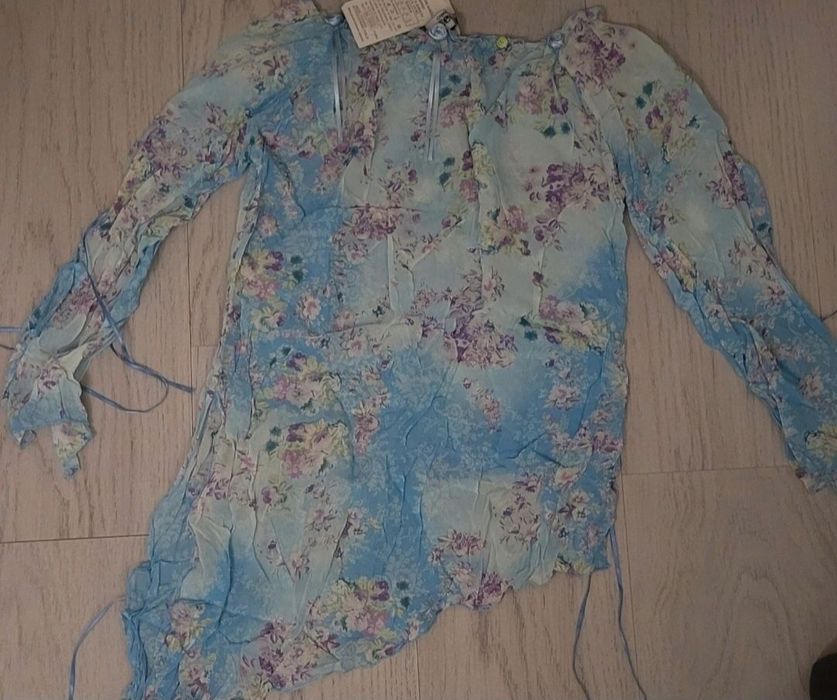 Bluza albastra transparenta