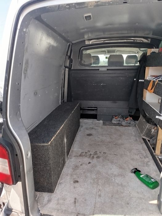 Volkswagen T5 - 5 locuri 2.0 TDI 2011