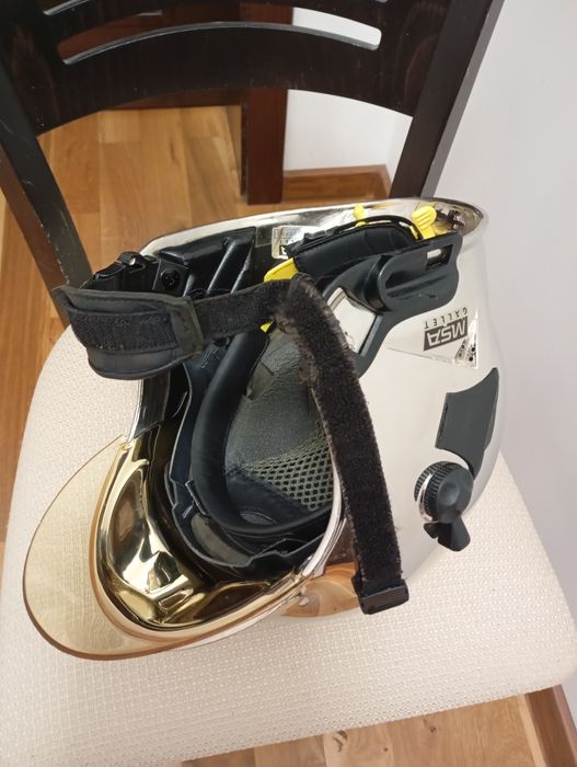 Пожарникарска каска