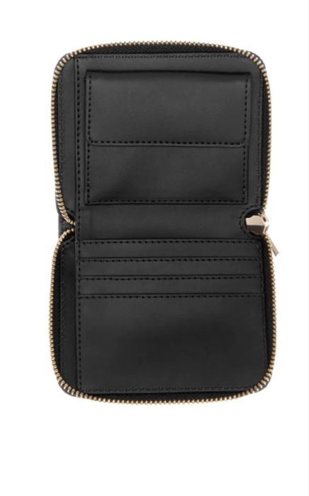 Чисто ново малко дамско портмоне Guess