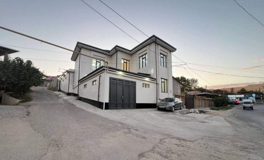 Уч кахрамондан кирганда Шуро махалла 1,5 сотих  2 этаж, 5 хона ховли