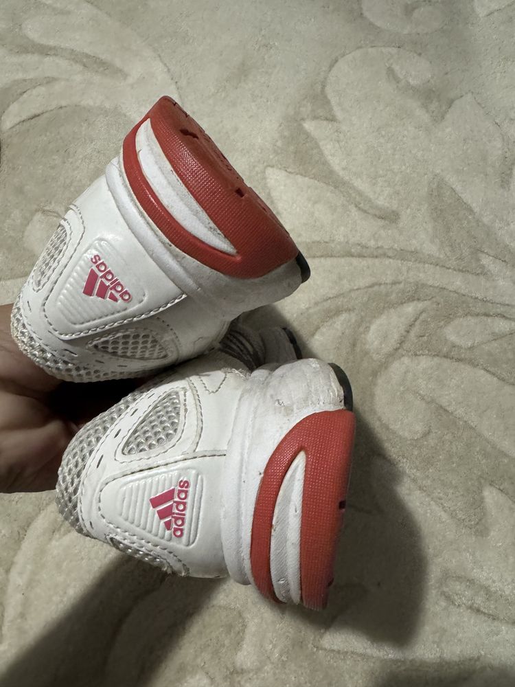 Adidas original adidasi