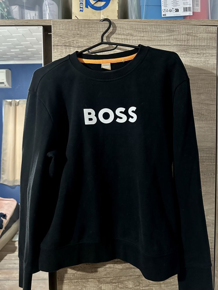 Пуловер BOSS - много запазен