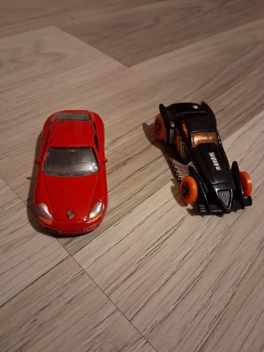 Pista de curse, Centru de joaca Eroi in pijama, Parcare etajata