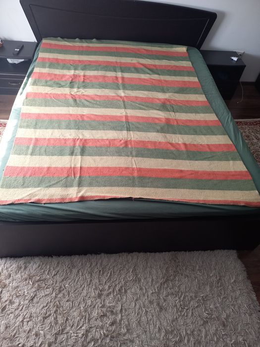 Patura la dimensiunea 140 x 200 cm in stare perfecta.
Livrare prin OLX