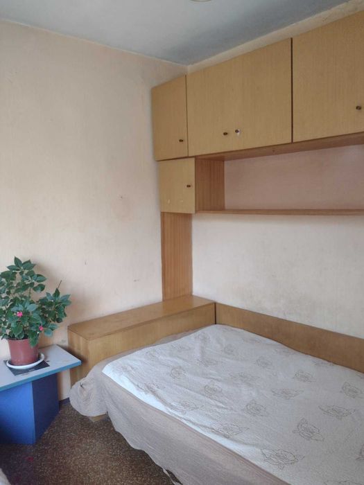 Продавам двустаен панел