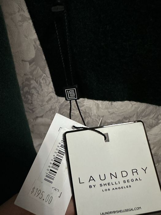 Продаю пальто новое от laundry by Shelly Segal