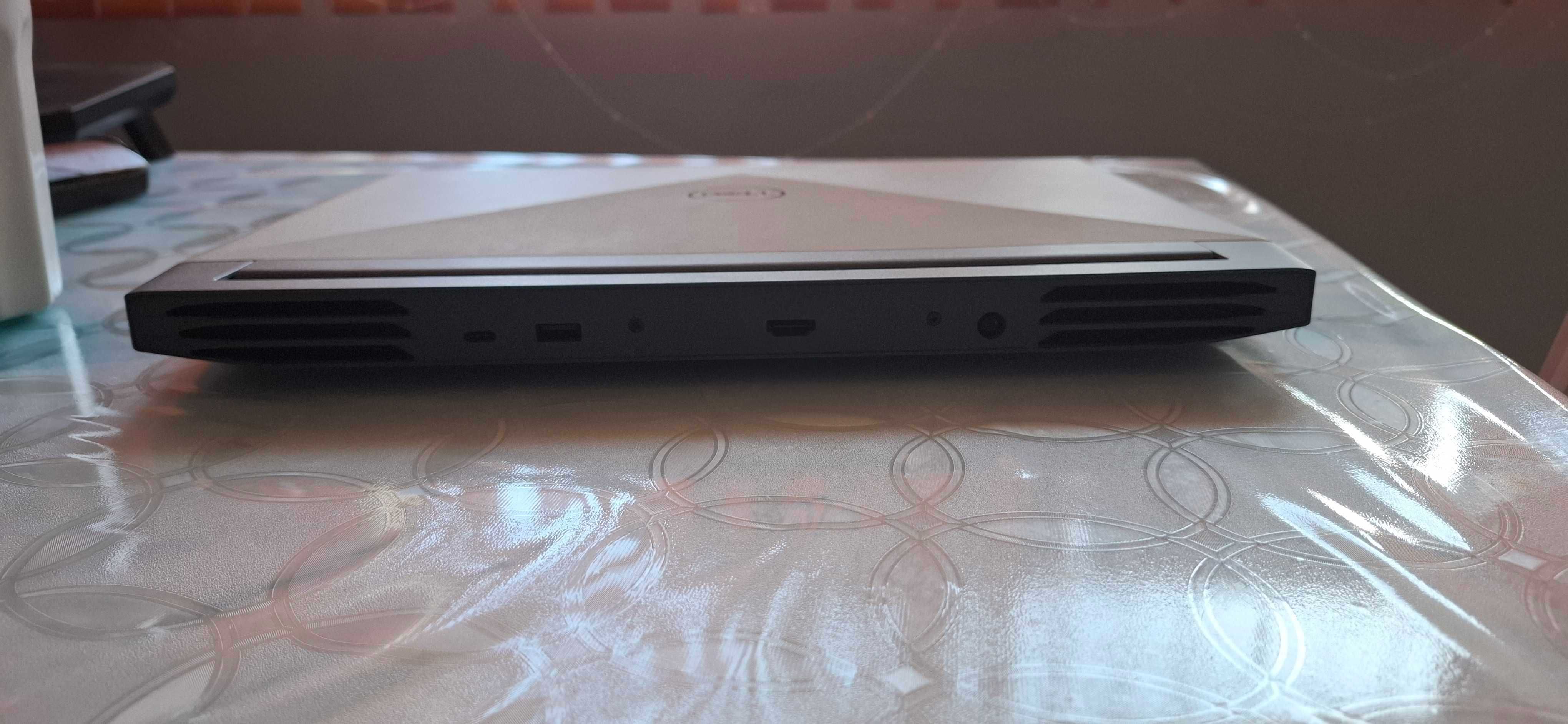 Лаптоп Dell G15 5515, 15.6", AMD Ryzen 7 5800H, NVIDIA RTX 3060 6GB