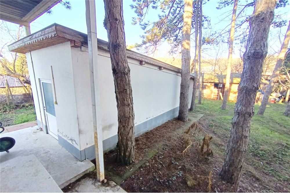 Продава се Промишлена сграда в Русе, Промишлена зона - Запад - 2245 кв.м за 153 €/кв.м - Снимка #12