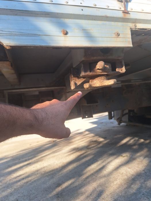 Iveco 7.5tone cub aluminiu plus lift la spate