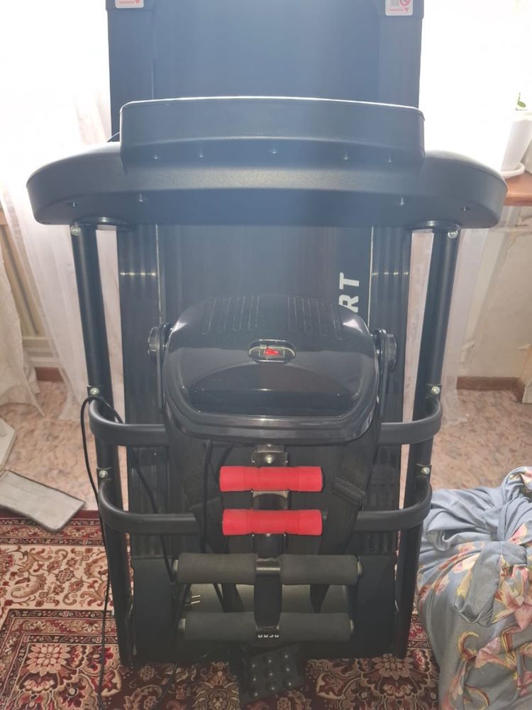 Продам беговую дорожку с массажером