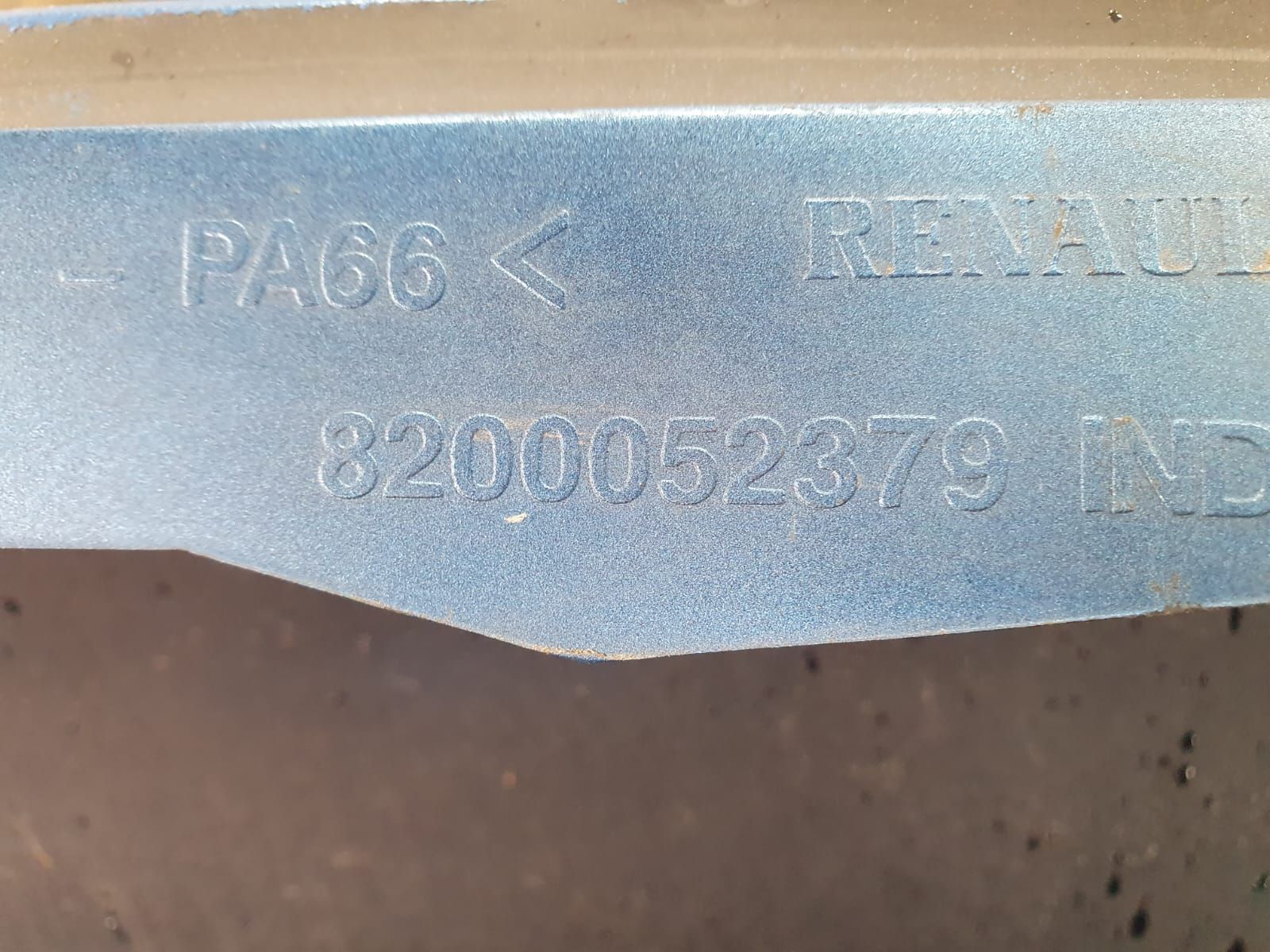 Aripa stanga fata 8200052379 Renault Clio 2  [din 1998 pana  2005]
