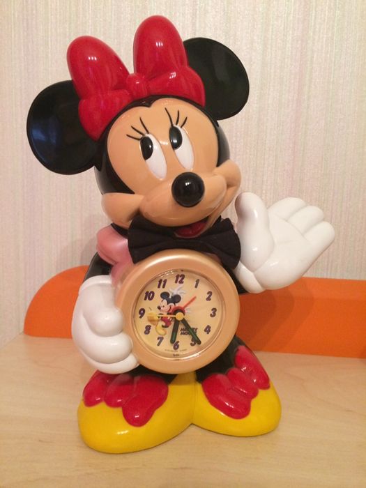 Часы-будильник музыкальный