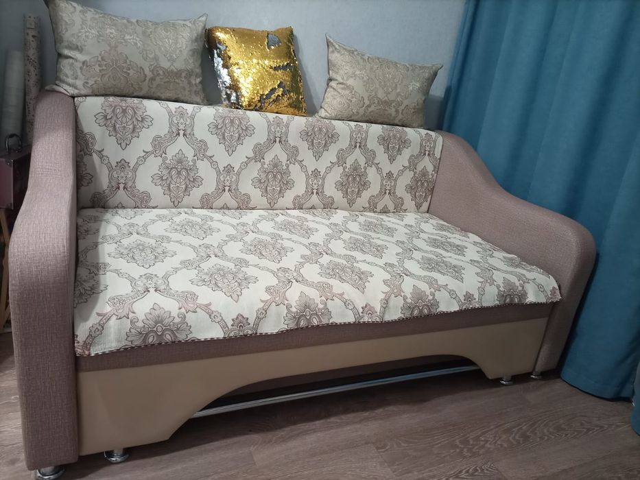 Продам диван в хорошем состоянии