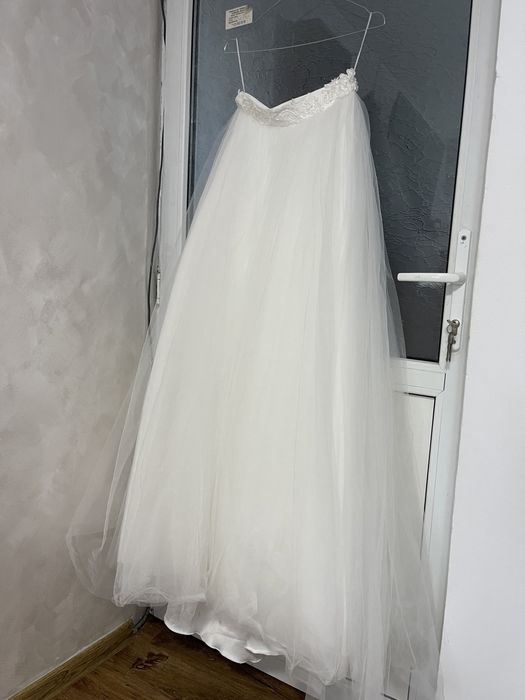 Rochie mireasa tip sirena cu trena