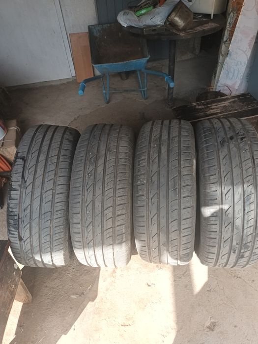 Летни гуми 235х60х16 употребявани.ДОТ 2016Г.
