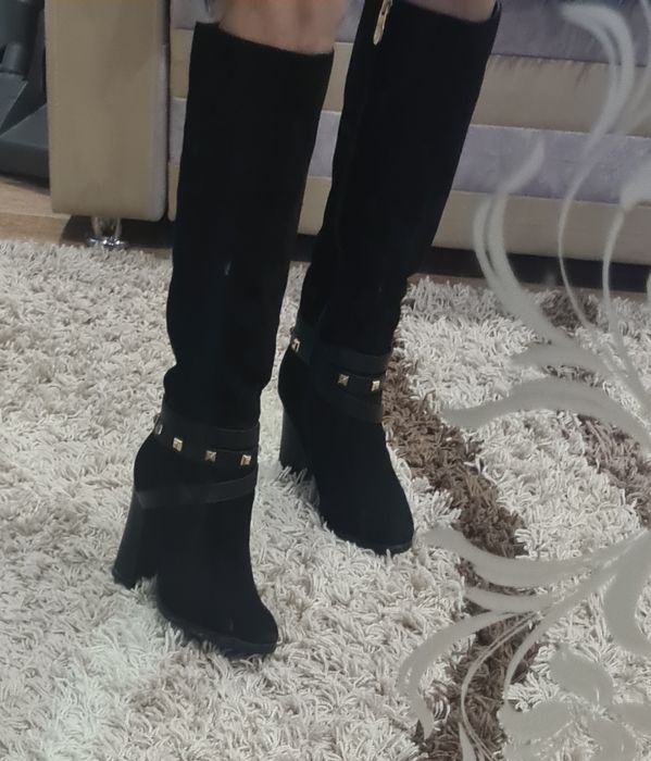 Продаю зимние сапоги