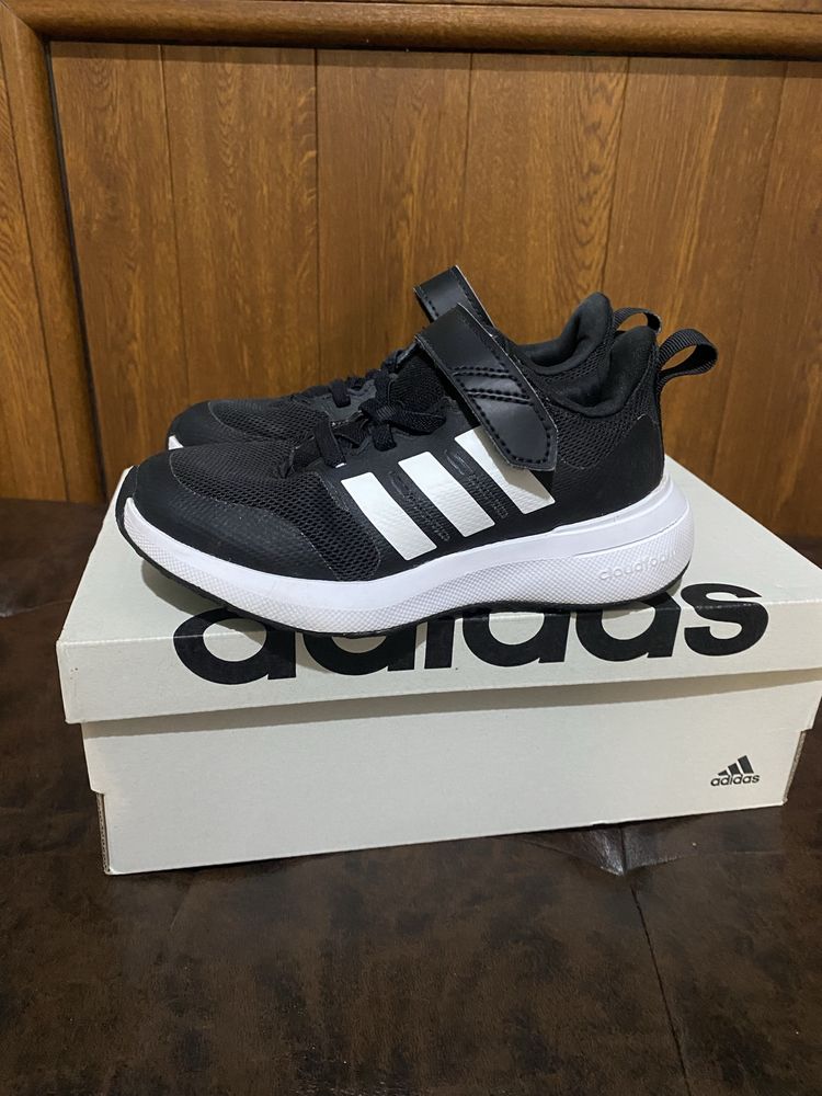 Маратонки Adidas