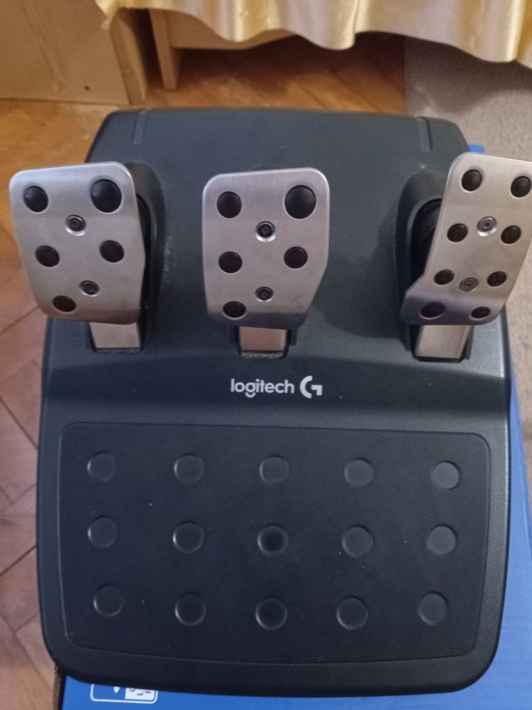 Волан logitech g29+ шифтър  във гаранция
