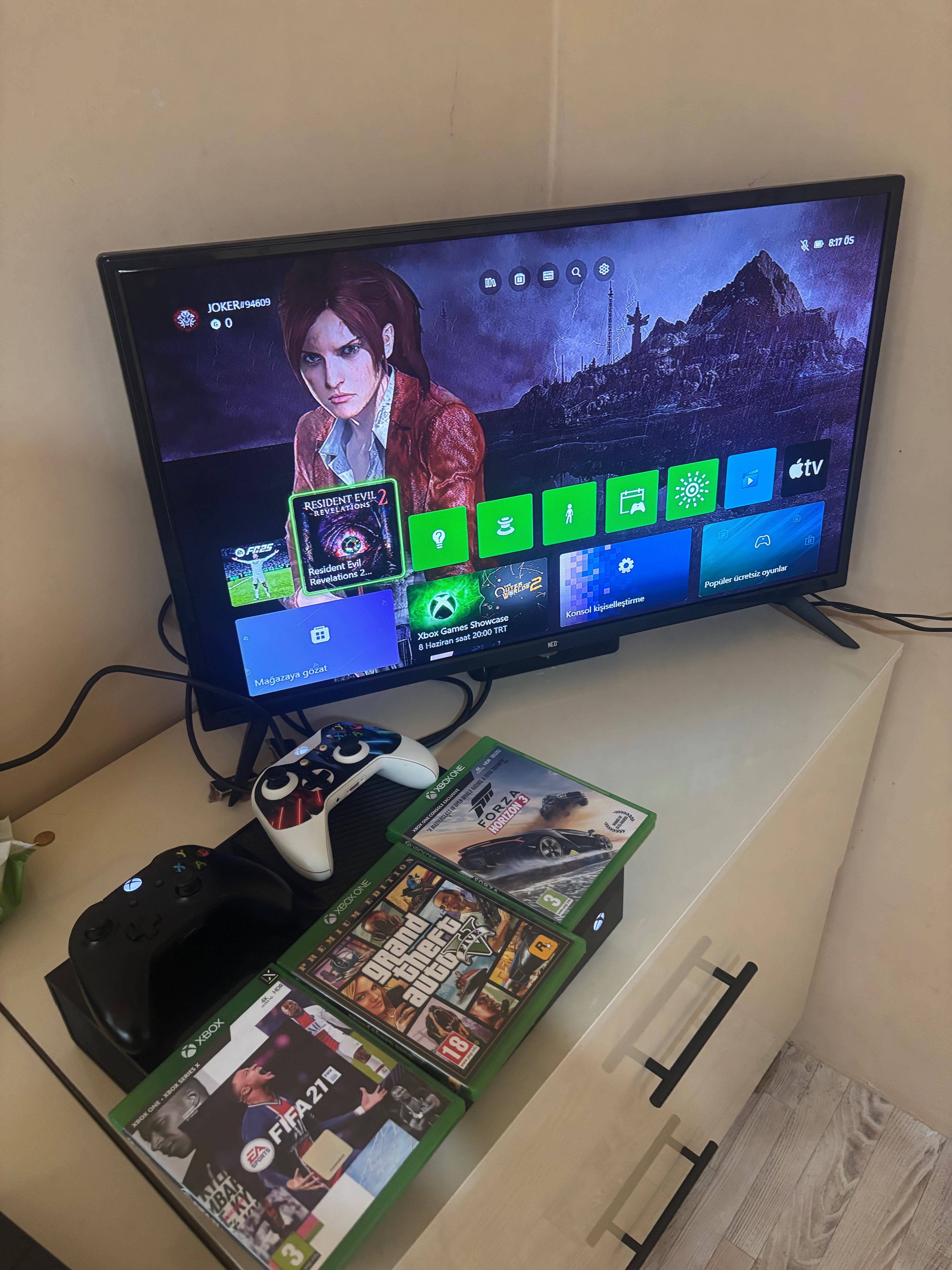 XBOX ONE С 2 конзоли и волан