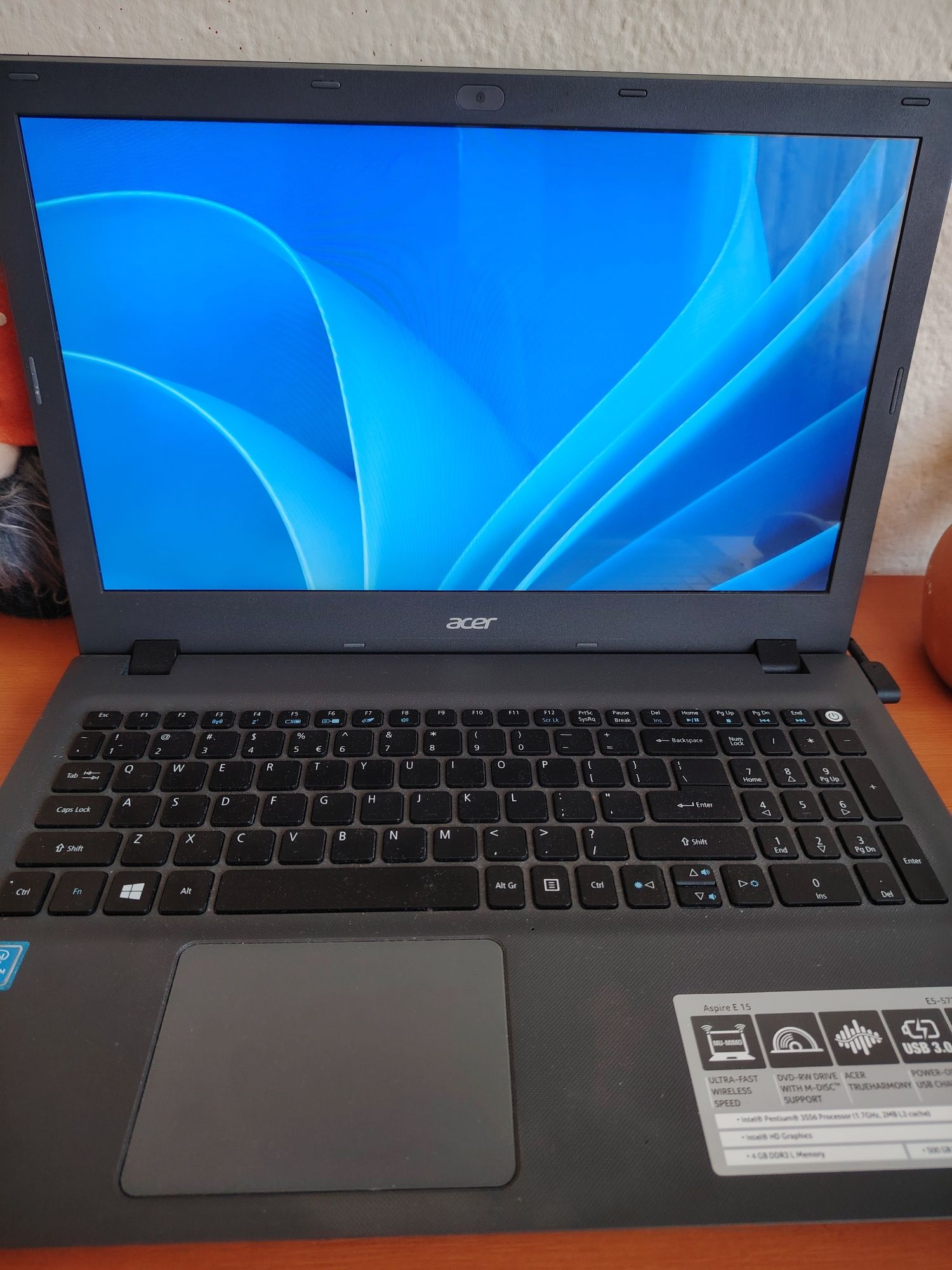 Лаптоп Acer E15 много запазен