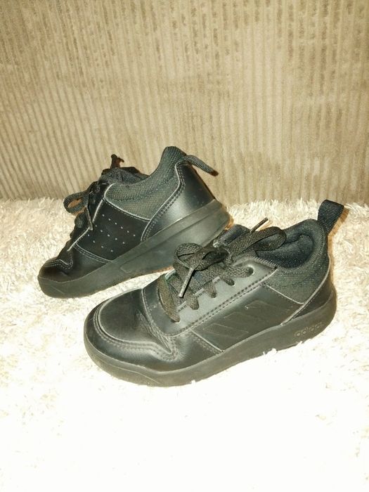 Маратонки ADIDAS в черно 29