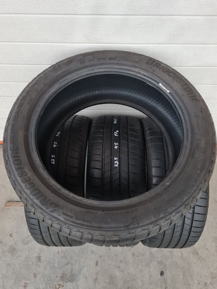 Летни гуми 4 броя BRIDGESTONE Turanza T005 225 45 R17 дот 5023