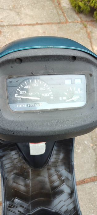 Scooter Suzuki 125 cm3 cu pornire la Buton