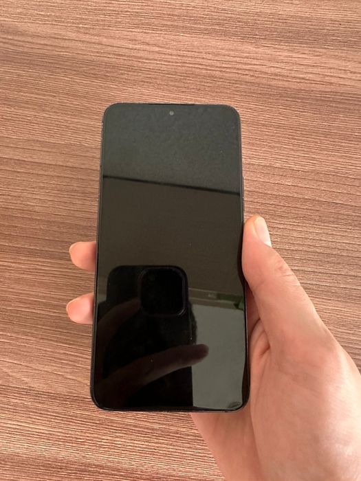 Продам Samsung s22, в одних руках
Жизненные коцыки, а так в целом весь