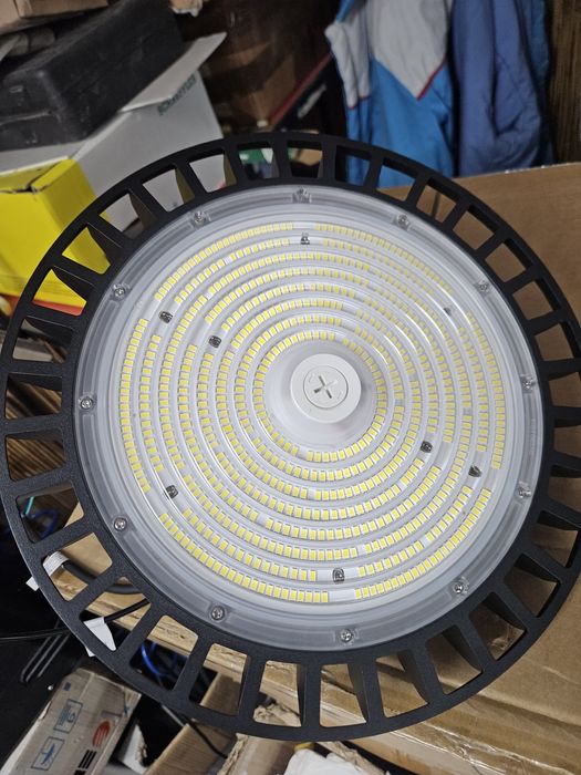 Lampa led ufo industriala nouă 250 W