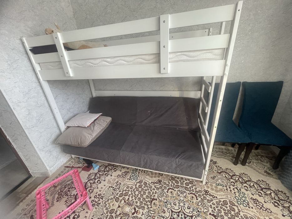 Продам двухъярусную кровать