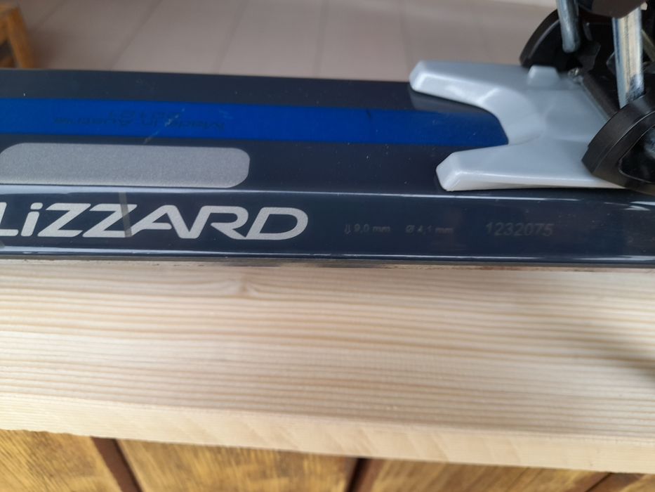 Vând schiuri Blizzard