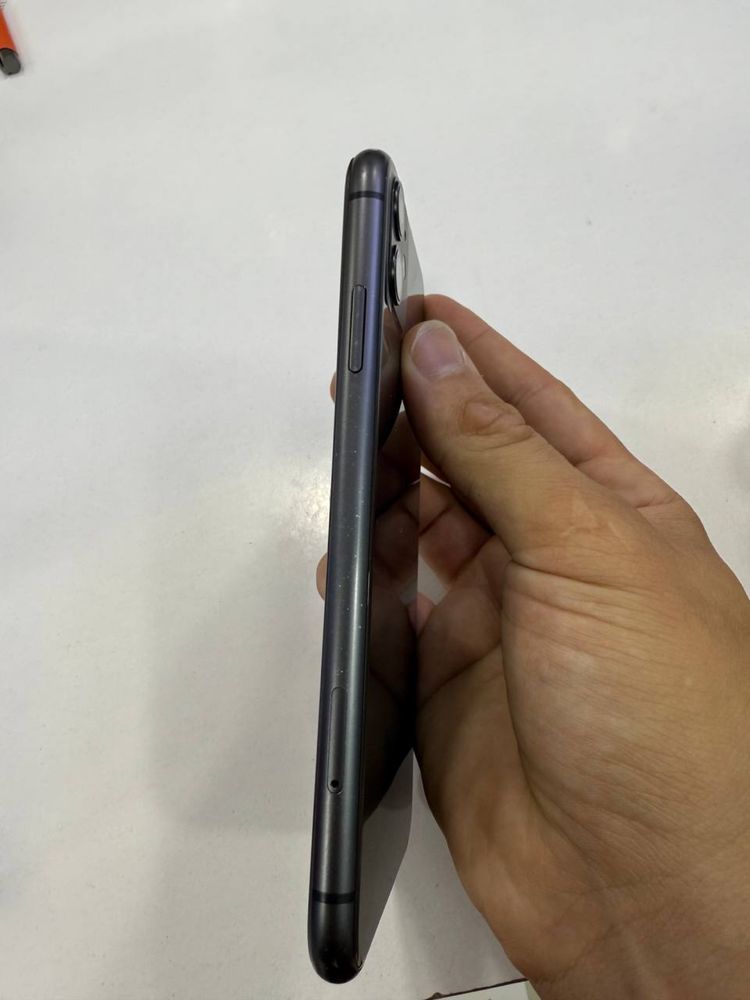 Iphone 11 64 gb srochna sotiladi