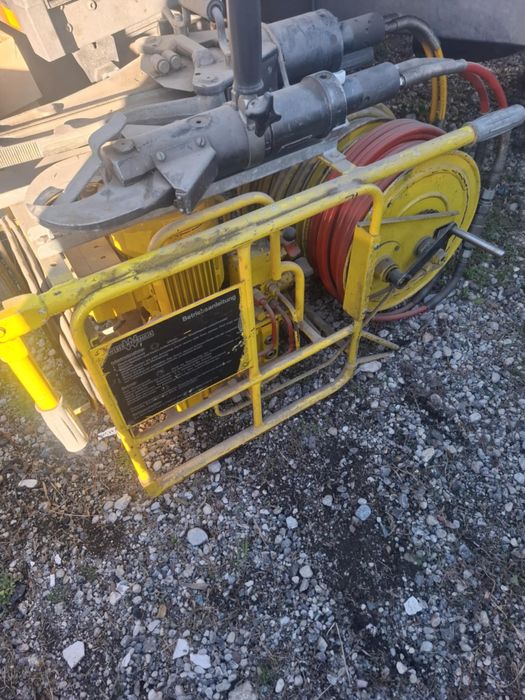 Vand aparat de descarcerat auto