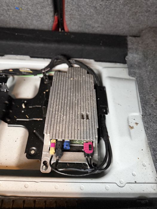 БМВ Е92 lci 320д 184коня харман кардон комбокс червен салон на части