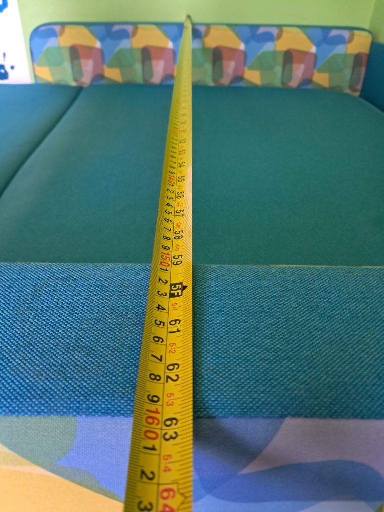 Canapea extensibila cu loc pentru depozitare