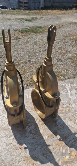 Vana robinet vidanja 6 toli cu flanșe si filete import Italia preț 165