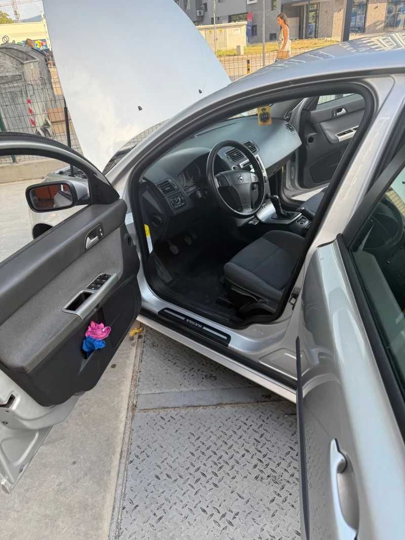 Продавам Volvo S40
