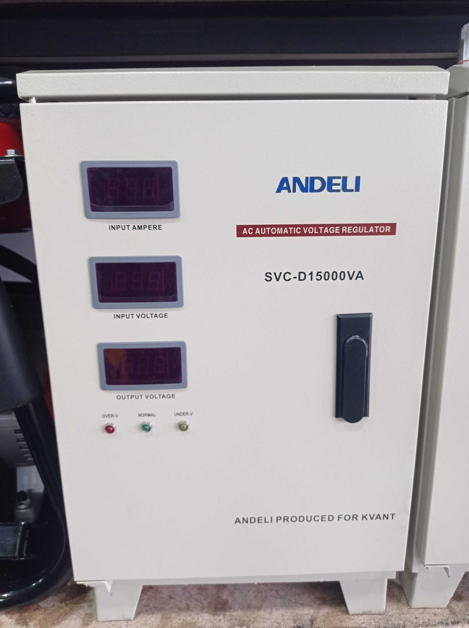 Стабилизатор ANDELI 15kv 110/250 латр год гарантия качества хароший.