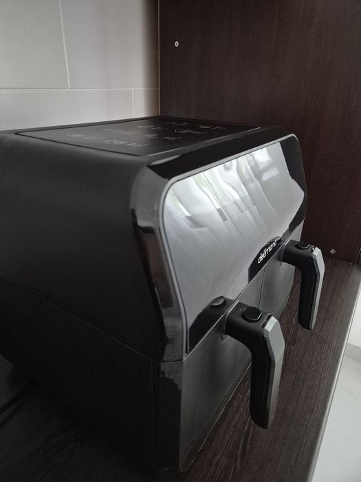 AIR FRYER stare ff bună (ca nou).
Compartimentare dublă.