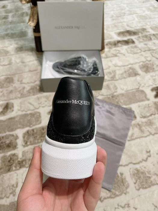 Adidași Alexander McQueen