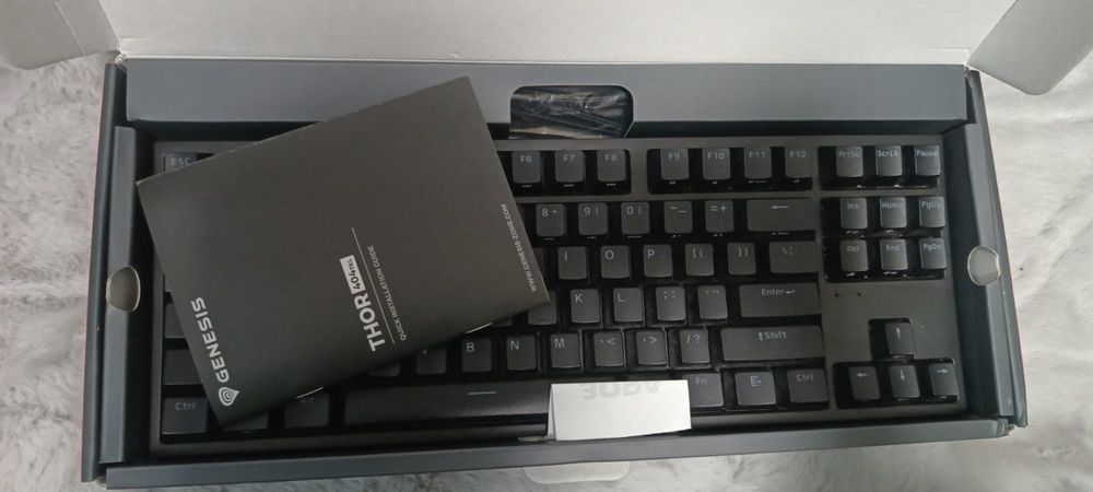 Клавиатура Genesis THOR 404tkl Hot Swappable