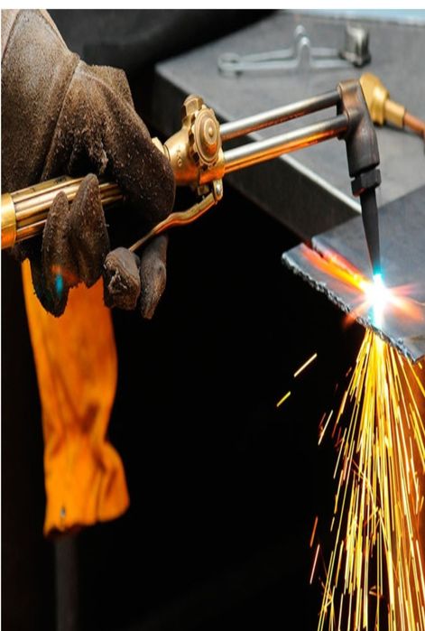 Газоречик,Резчик,Газосварчик.