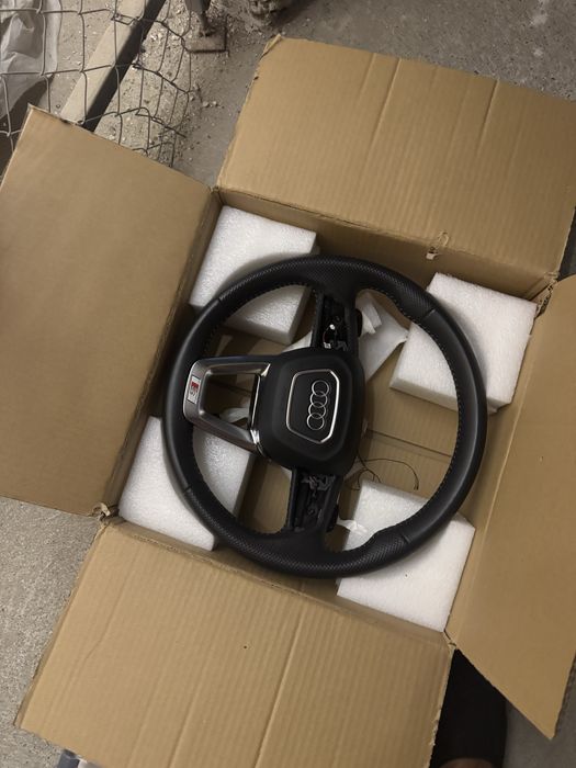 Volan original Audi Q8