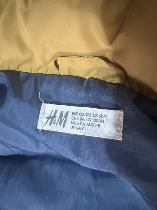Детски елек H&M 122/128.