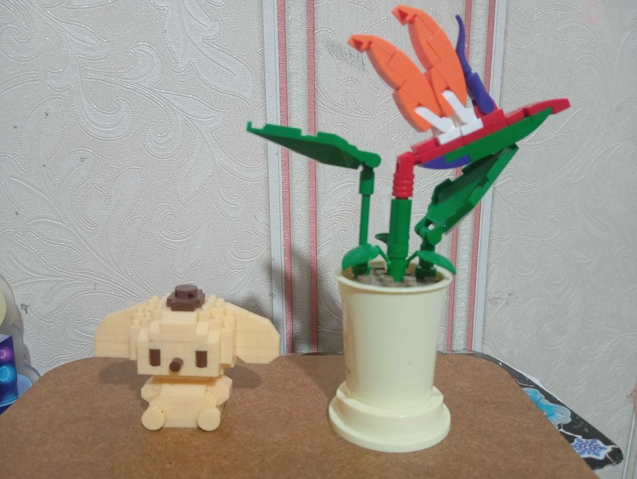 Лего фигурки. Коробка, инструкции и оставшиеся детали в комплекте