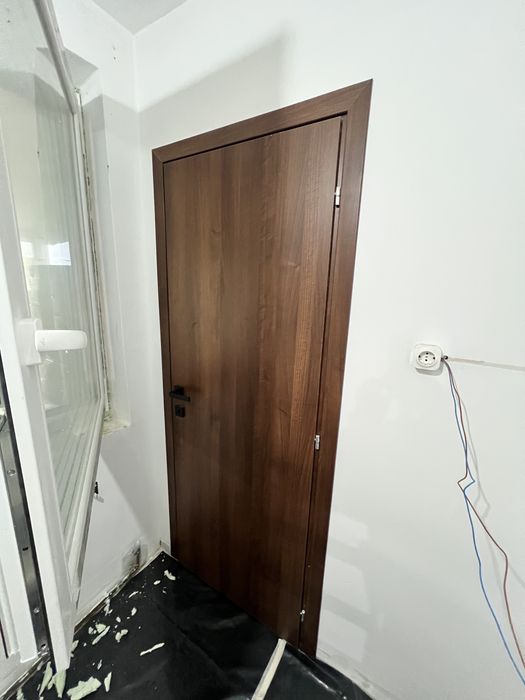 Vand doua usi interior maro