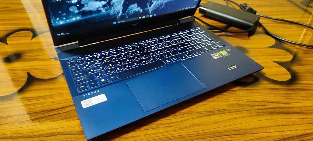 Игровой монстр HP VICTUS REYZN7 5800H/RTX 3060 на 6гб/ОЗУ 16гб/SSD 512