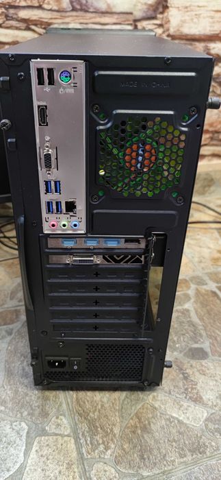 Компютър i3 10100F/24gb ram/RX580 8gb/ssd 500gb+1tb hdd